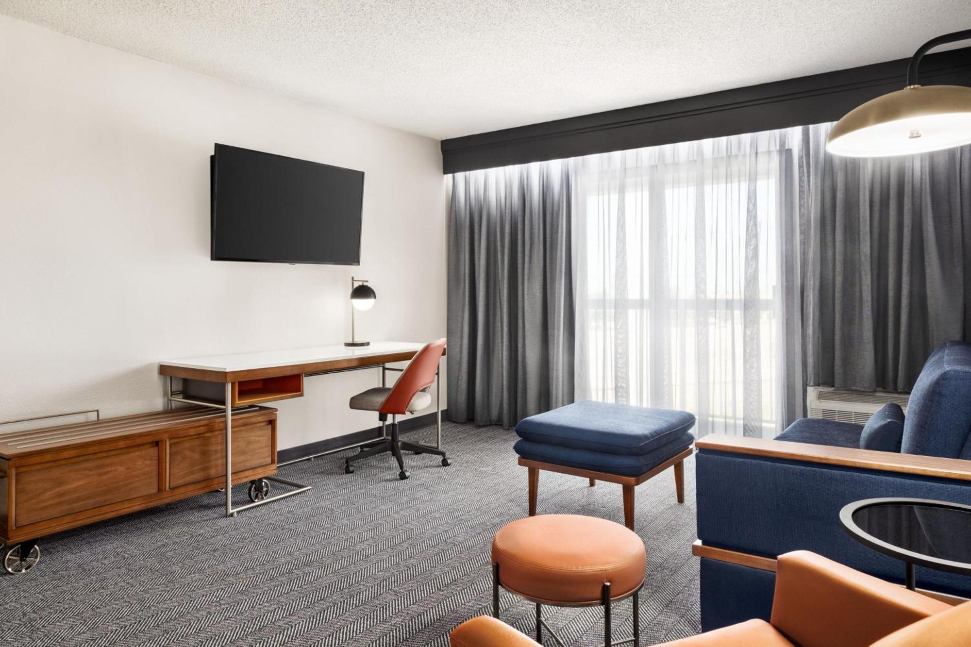 Courtyard Houston Sugar Land/Stafford Hotel Bagian luar foto