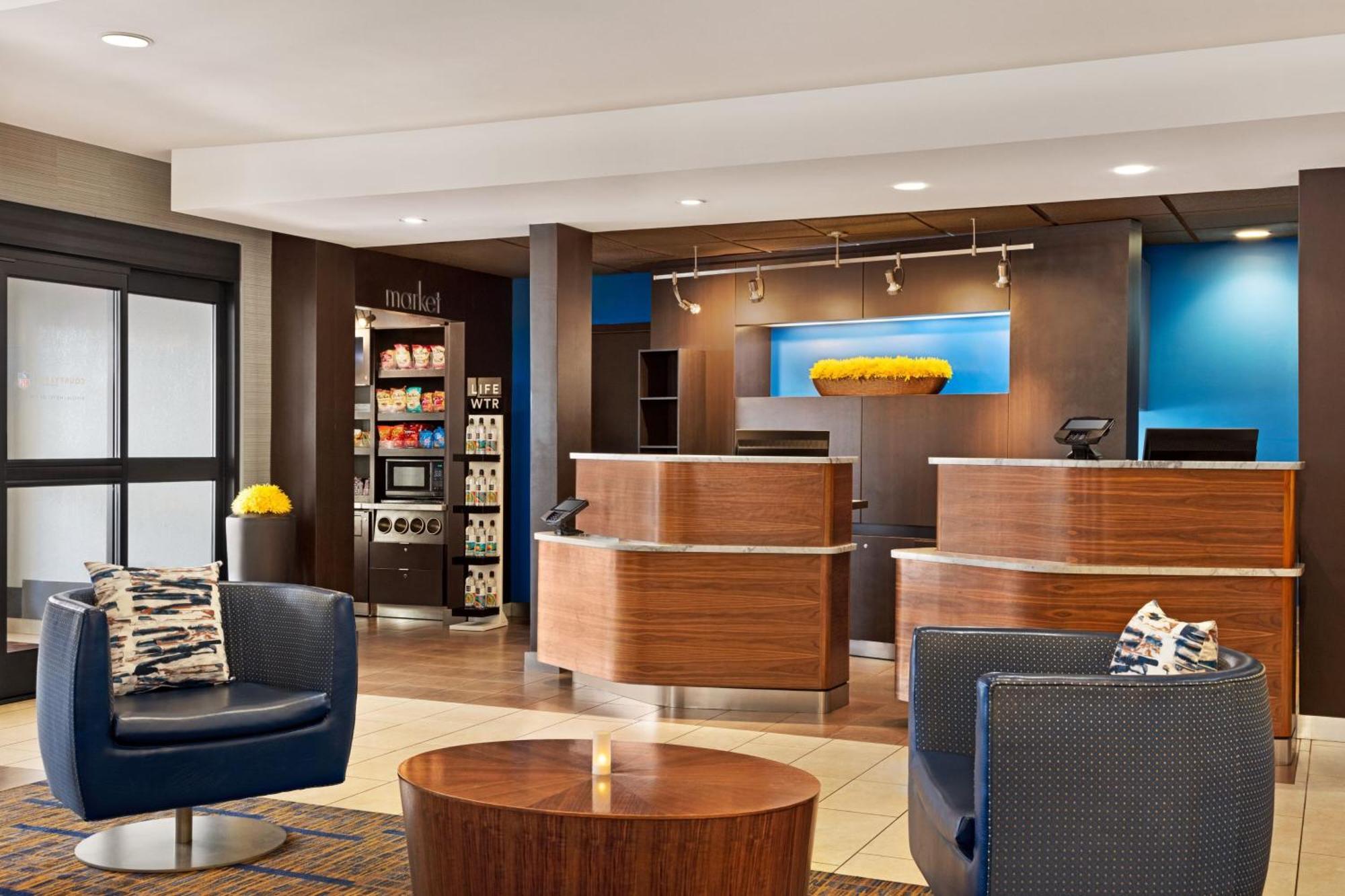 Courtyard Houston Sugar Land/Stafford Hotel Bagian luar foto
