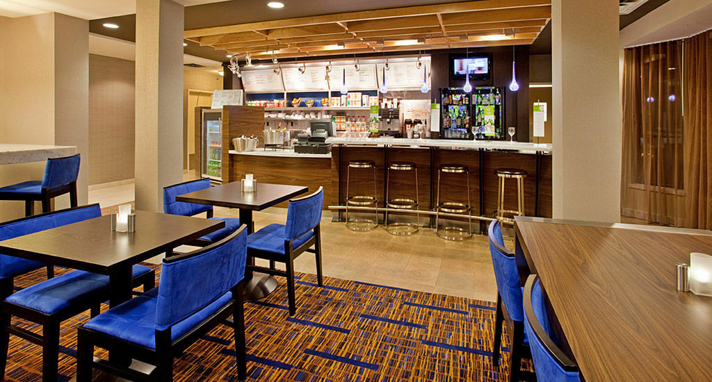 Courtyard Houston Sugar Land/Stafford Hotel Bagian luar foto